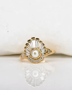 Artemer Pearl & Diamond Shell Ring