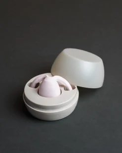 Dame Eva Ii - Quartz, Light Base
