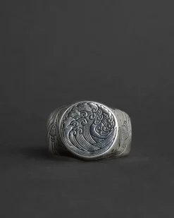 Digby & Iona Great Wave Signet