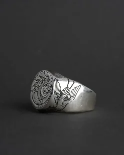 Digby & Iona Great Wave Signet