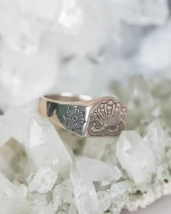 Digby & Iona Naga Signet