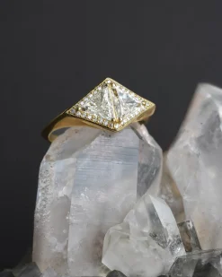 Digby & Iona Petite Brilliant Divya Ring