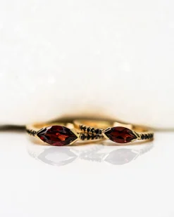 Lindsay Lewis Garnet Minna Ring