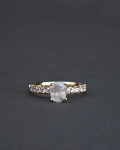 Rokosz Oval Diamond Ring
