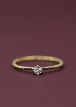Satomi Kawakita Homespun White Diamond Solitaire