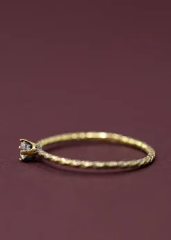 Satomi Kawakita Homespun White Diamond Solitaire