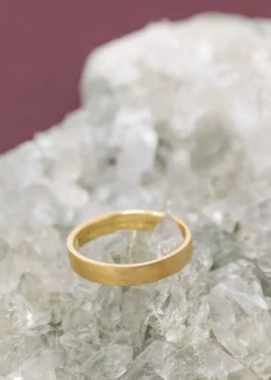 Satomi Kawakita Medium Hammered Band