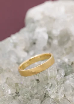 Satomi Kawakita Medium Hammered Band