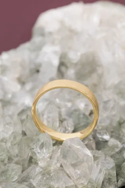 Satomi Kawakita Medium Hammered Band